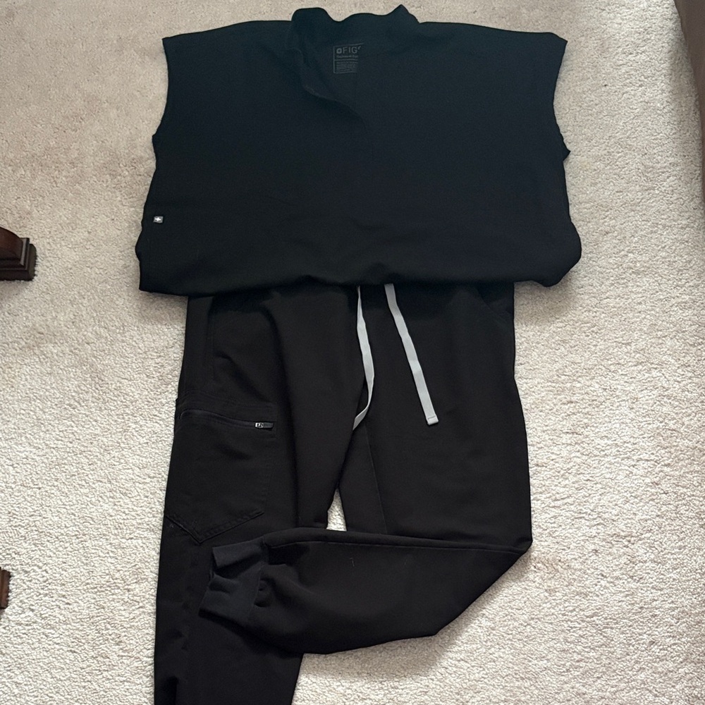 Figs Black Scrub Rafaela Top Jogger Pants Set